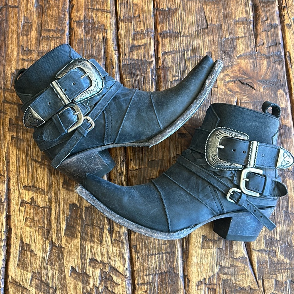 Black suede buckled size 7R slip on bootie June Gypsy by Lane
